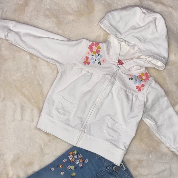 Carter's babygirl 9m jean & sweater set with flowers - Picture 2 of 8